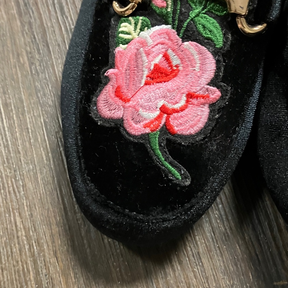 Hot Kiss Black Velvet Mules with Pink Rose Embroidery - Picture 5 of 10